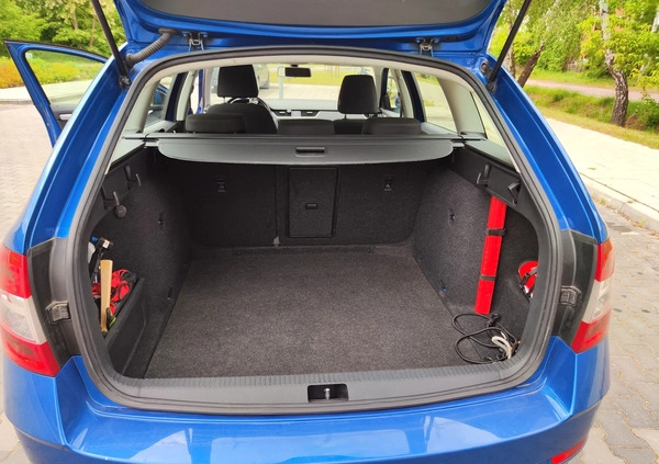 Skoda Octavia cena 49800 przebieg: 135101, rok produkcji 2018 z Marki małe 92